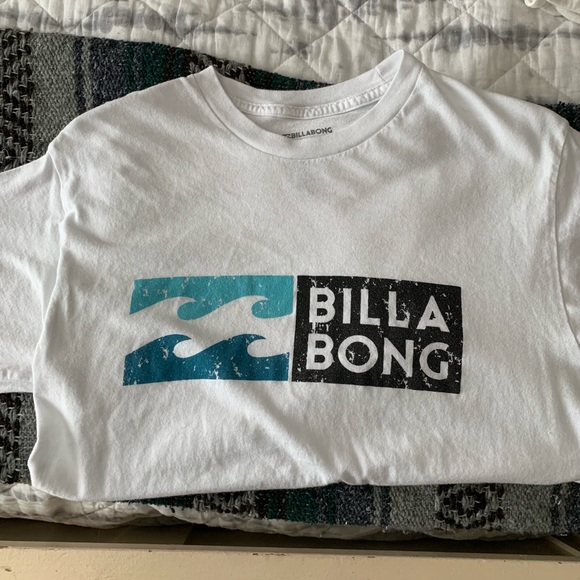 Billabong Tops - Billabong logo tee!